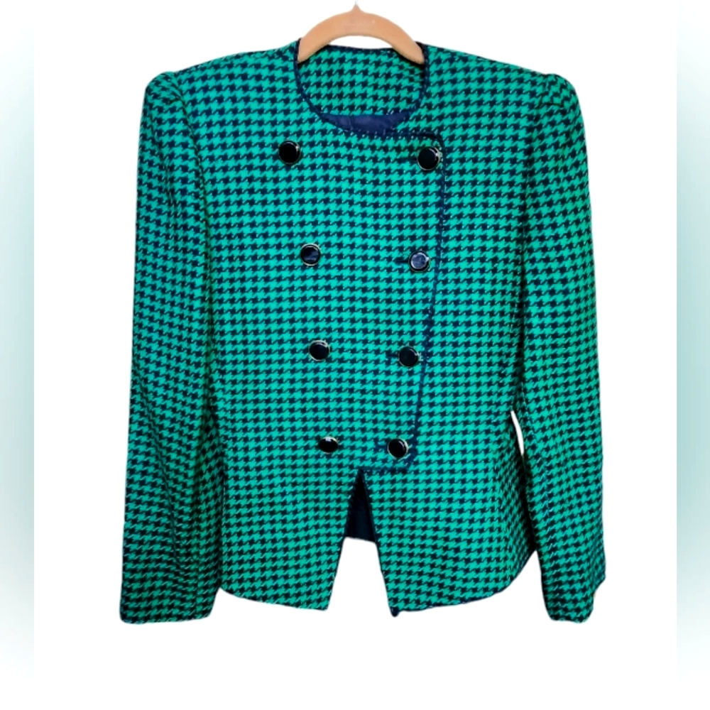 100% WOOL Albert Nipon suit
